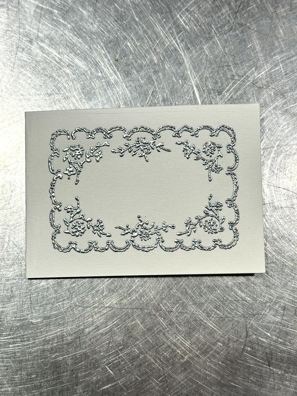 Carte message embossée en argenté